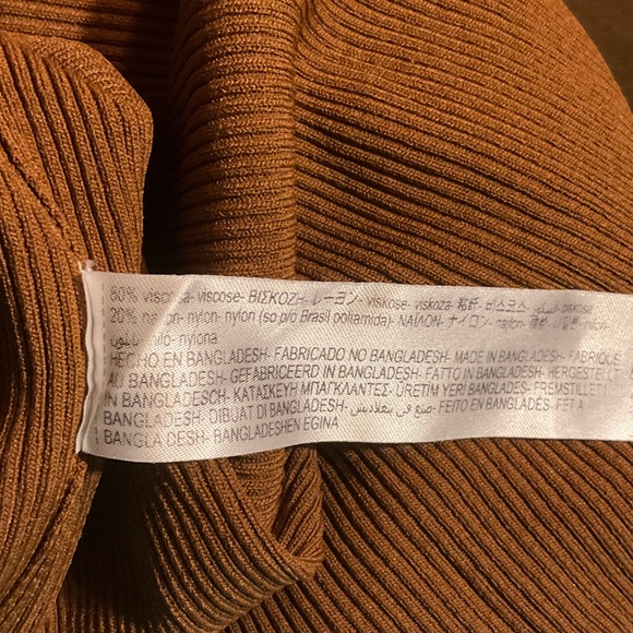 Zara beige Pea Coat for Women with Zara sleeveless turtleneck Italian made scarf - Picture 7 of 10